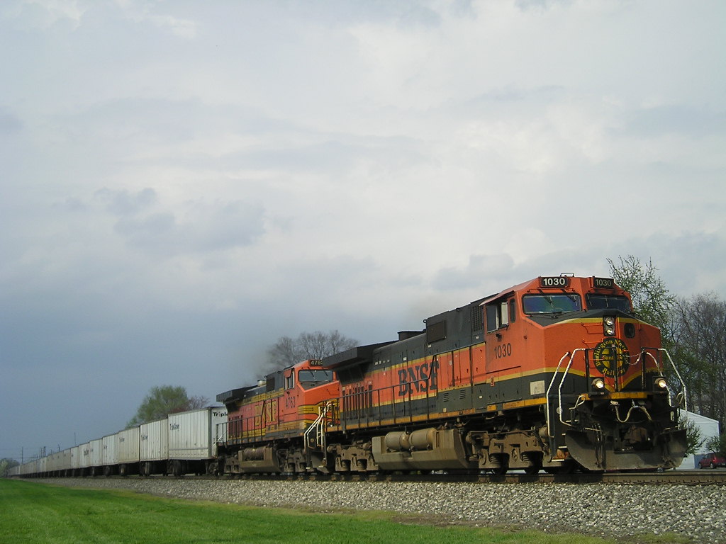 BNSF 1030 On NS 251 Eastbound